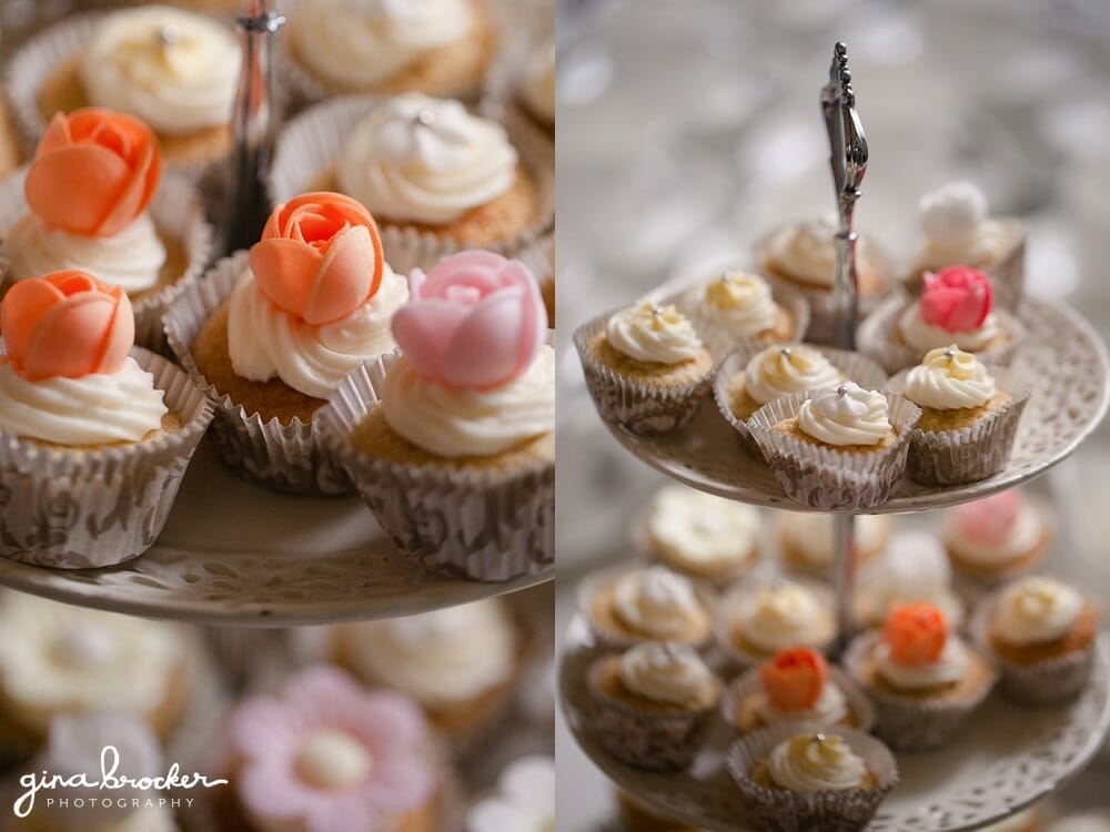 Mini Cupcakes for Wedding Cupcakes Boston Wedding Photographer